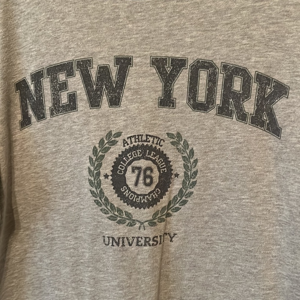 New York Grey Sweatshirt | Size Dmall - Picture 2 of 4